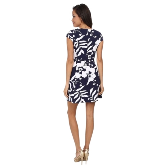 Lilly Pulitzer Briella Fit N Flare Hibiscus Floral Navy Foral Jersey Mini Dress - Picture 2 of 9